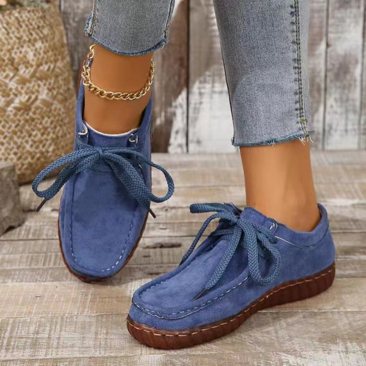 Tied Suede Round Toe Sneakers